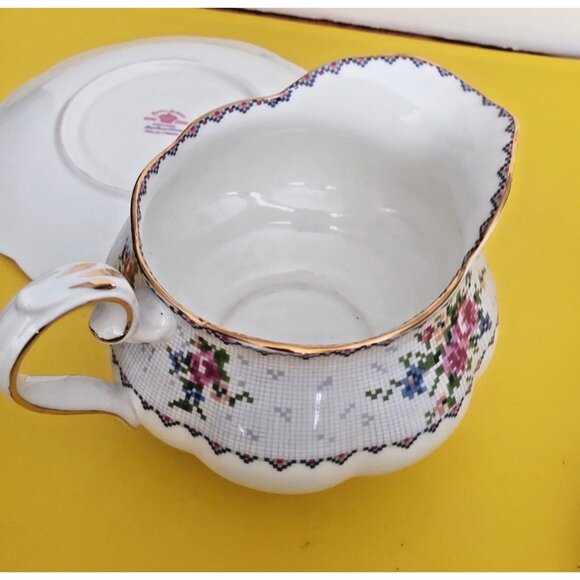 Royal Albert Petit Point Large Gravy Boat with Underplate 1970's - Picture 12 of 13